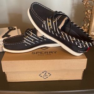 Womens Sperry shoes.